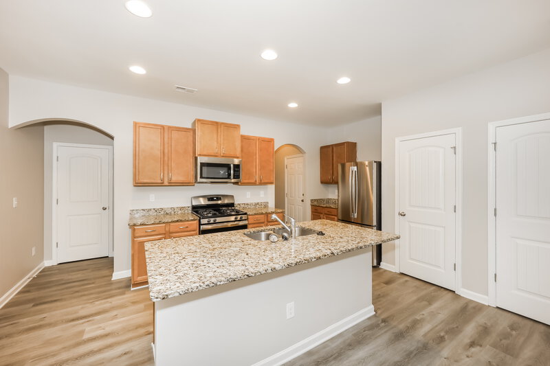 2,270/Mo, 1305 Worcester Trail McDonough, GA 30253 Kitchen View 2