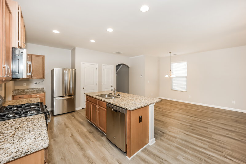 2,270/Mo, 1305 Worcester Trail McDonough, GA 30253 Kitchen View 3