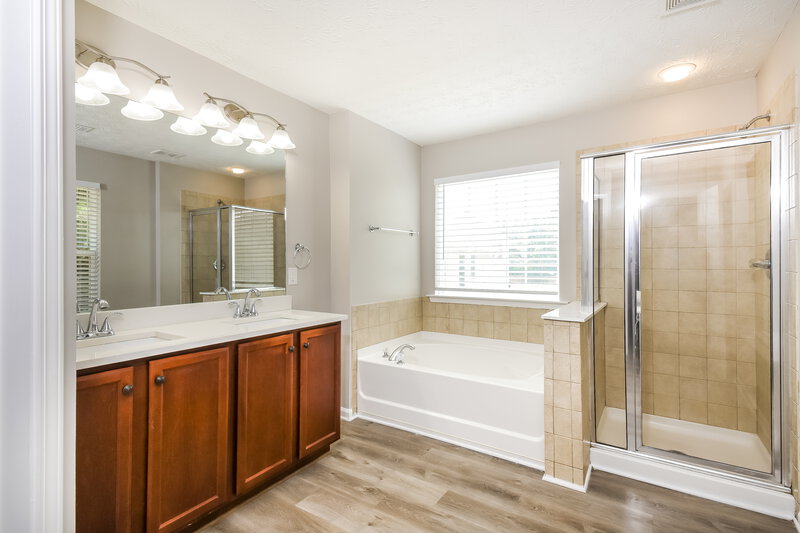 2,550/Mo, 2110 Valley Creek Dr Lithia Springs, GA 30122 Main Bathroom View