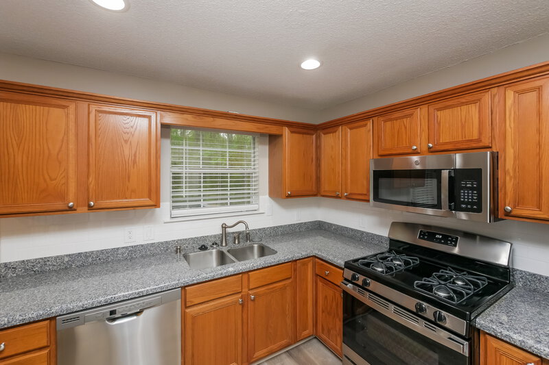 2,065/Mo, 3 Cindy Ct Hampton, GA 30228 Kitchen View