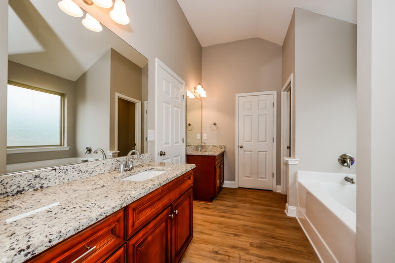 3,100/Mo, 2291 Wentworth Park Dr Morrow, GA 30260 Main Bathroom View