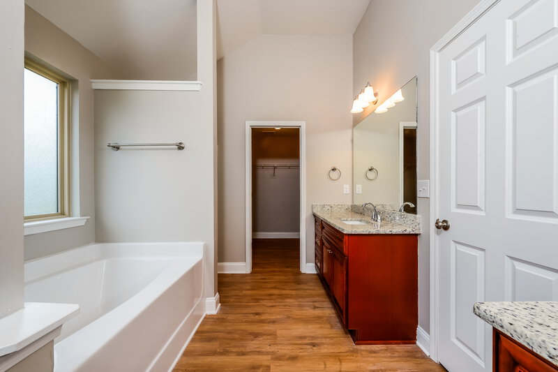 3,100/Mo, 2291 Wentworth Park Dr Morrow, GA 30260 Main Bathroom View 2