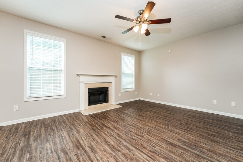 2,595/Mo, 215 Greenland Dr McDonough, GA 30253 Family Room View