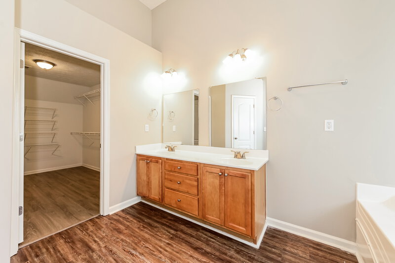 2,645/Mo, 215 Greenland Dr McDonough, GA 30253 Main Bathroom View