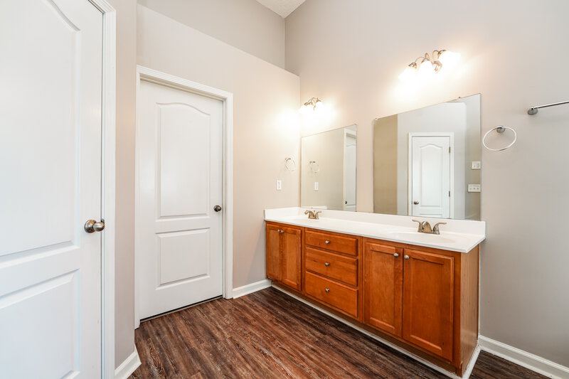 2,595/Mo, 215 Greenland Dr McDonough, GA 30253 Main Bathroom View