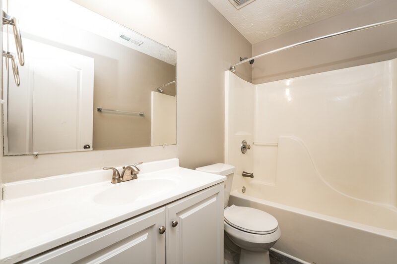 2,595/Mo, 215 Greenland Dr McDonough, GA 30253 Bathroom View