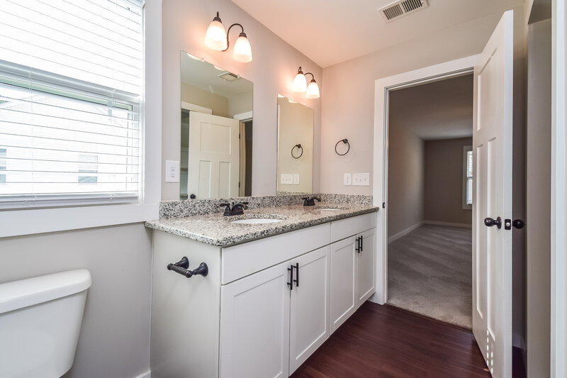 3,130/Mo, 111 Covington Dr Ball Ground, GA 30107 Main Bathroom View