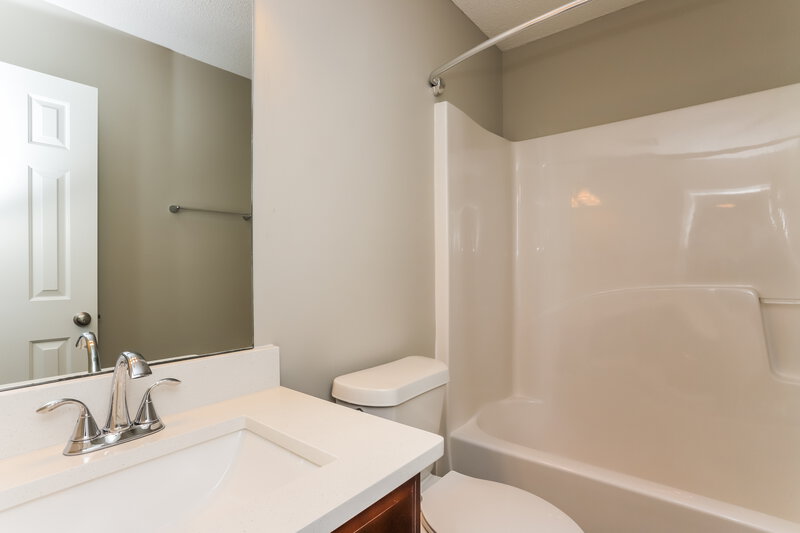 2,075/Mo, 1986 Boulder Gate Dr Ellenwood, GA 30294 Bathroom View 2