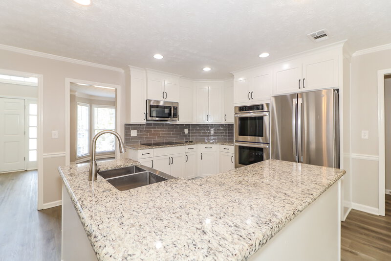 2,830/Mo, 4832 Helga Way NE Woodstock, GA 30188 Kitchen View 2