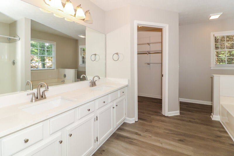 2,830/Mo, 4832 Helga Way NE Woodstock, GA 30188 Main Bathroom View