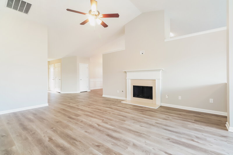 2,610/Mo, 1016 Harbor View Ln McDonough, GA 30252 Living Room View
