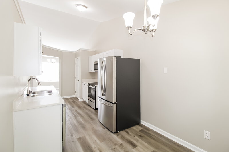 3,400/Mo, 8379 Browns Mill Trce Lithonia, GA 30038 Kitchen View