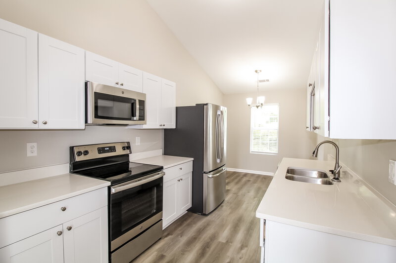 3,400/Mo, 8379 Browns Mill Trce Lithonia, GA 30038 Kitchen View 2