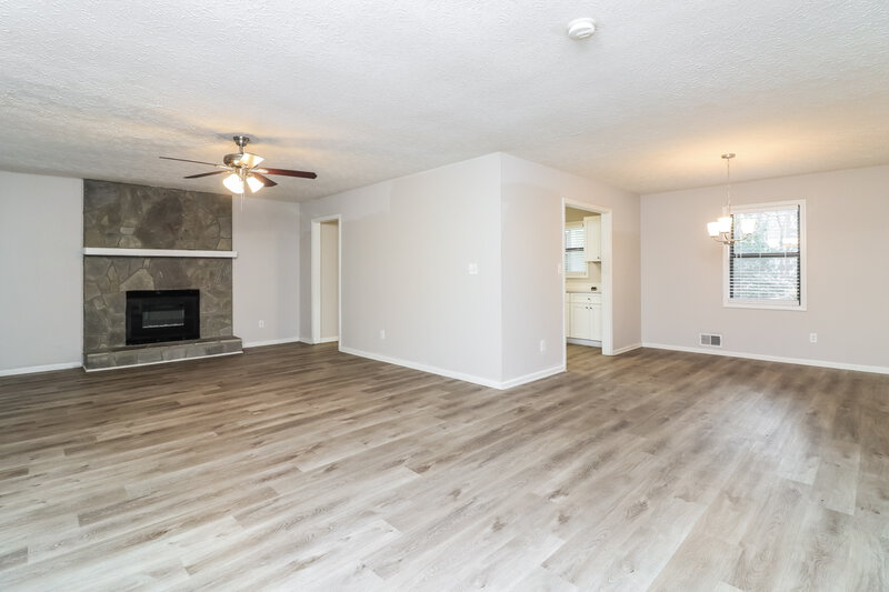 1,965/Mo, 3035 Sumit Wood Dr NW Kennesaw, GA 30152 Living Room View