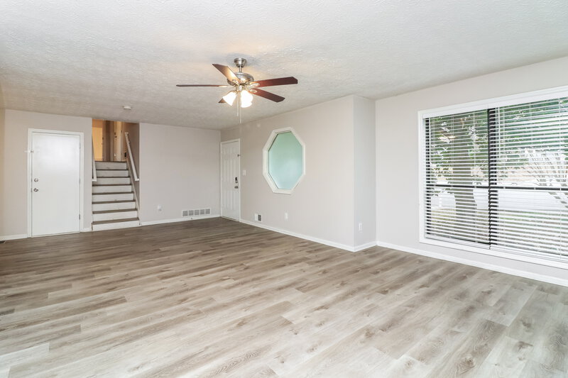 1,965/Mo, 3035 Sumit Wood Dr NW Kennesaw, GA 30152 Living Room View 3