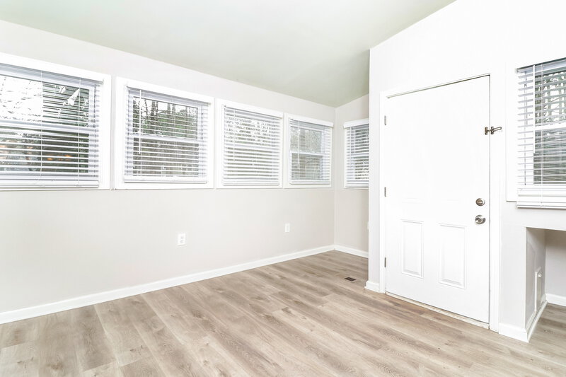 1,965/Mo, 3035 Sumit Wood Dr NW Kennesaw, GA 30152 Sun Room View