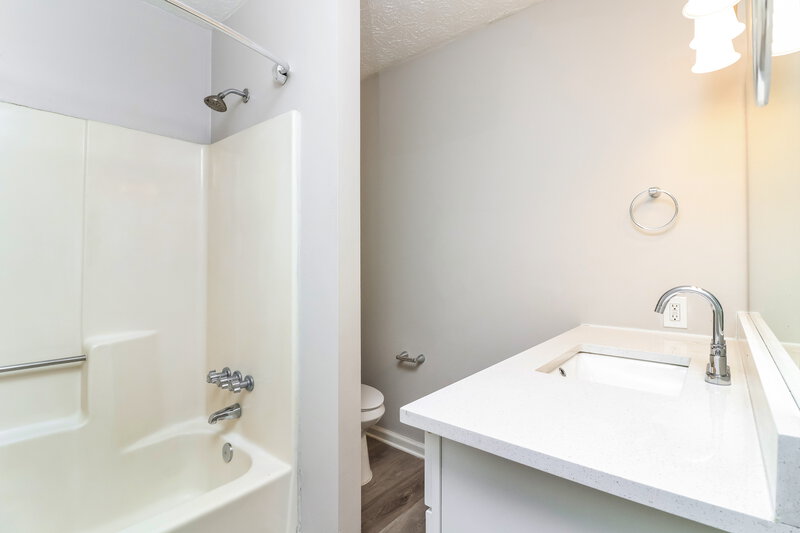 1,965/Mo, 3035 Sumit Wood Dr NW Kennesaw, GA 30152 Main Bathroom View