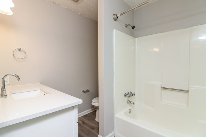 1,965/Mo, 3035 Sumit Wood Dr NW Kennesaw, GA 30152 Bathroom View