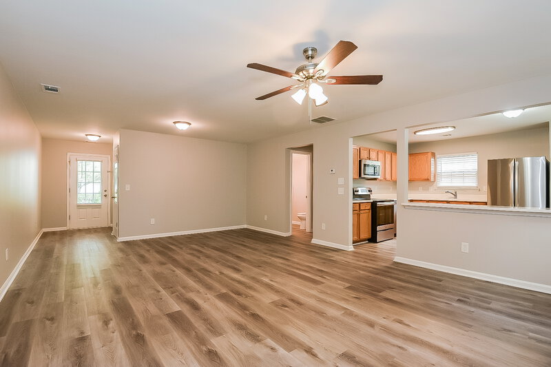 2,335/Mo, 2495 Mayfair Dr Cumming, GA 30040 Living Room View 2