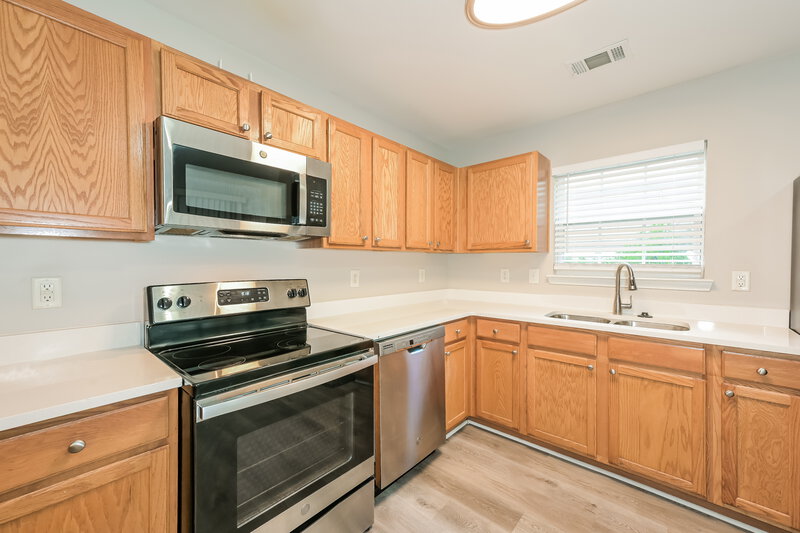 2,000/Mo, 2495 Mayfair Dr Cumming, GA 30040 Kitchen View