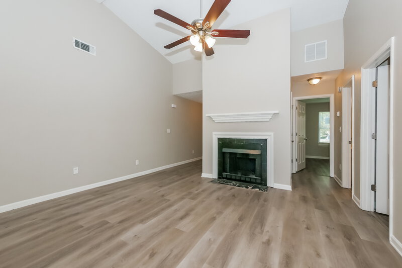 1,965/Mo, 176 Braelinn Courts Peachtree City, GA 30269 Living Room View