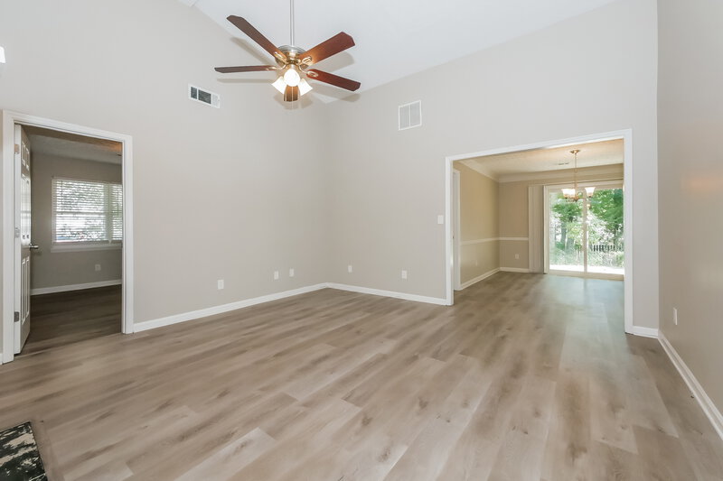 1,965/Mo, 176 Braelinn Courts Peachtree City, GA 30269 Living Room View 4