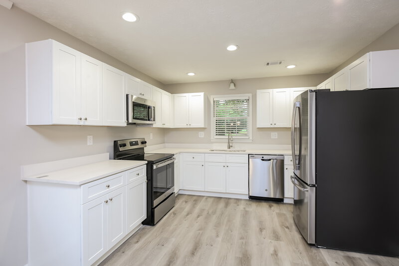 2,160/Mo, 1882 Falcon Wood Dr NE Marietta, GA 30066 Kitchen View
