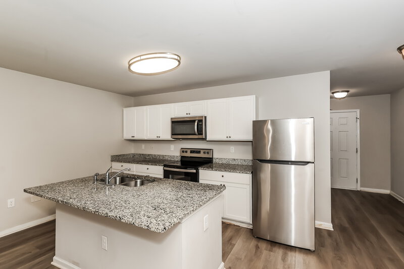 1,875/Mo, 2569 Wood Bend Ln RIverdale, GA 30296 Kitchen View