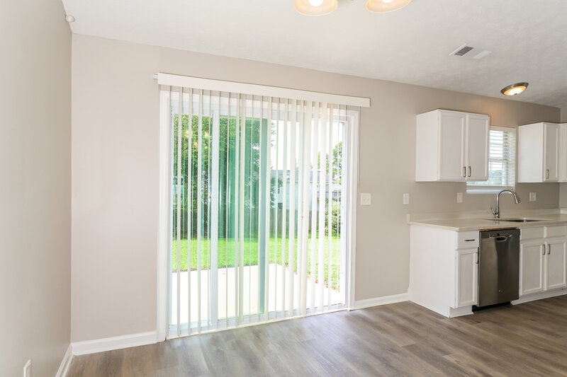1,840/Mo, 6149 Raleigh Oaks Ct Lithonia, GA 30058 Dining Room View