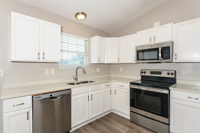 1,840/Mo, 6149 Raleigh Oaks Ct Lithonia, GA 30058 Kitchen View