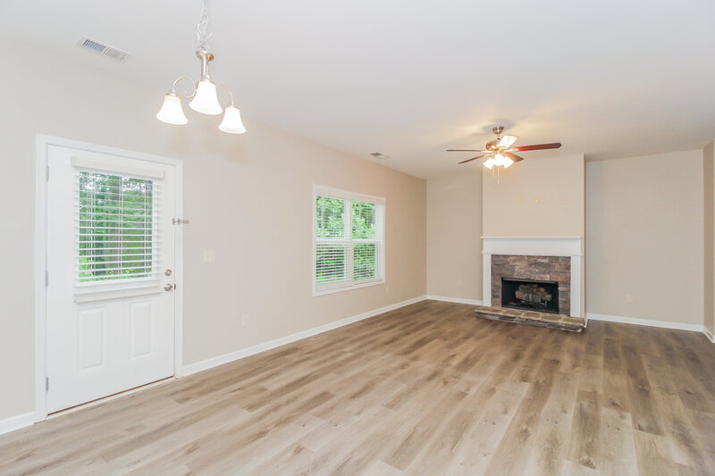 1,805/Mo, 493 Arrowhead Dr Dallas, GA 30132 Dining Room View 2