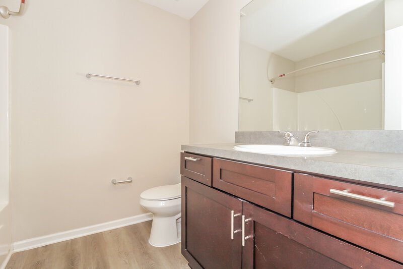 1,805/Mo, 493 Arrowhead Dr Dallas, GA 30132 Main Bathroom View 2