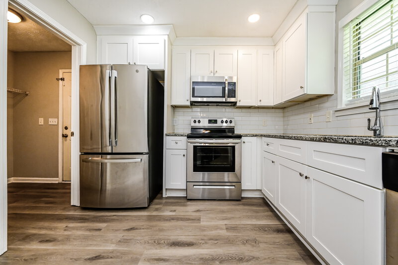 2,215/Mo, 2921 Sunset Ct Decatur, GA 30034 Kitchen View