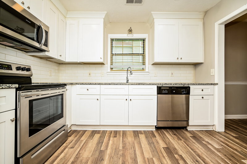 3,340/Mo, 2921 Sunset Ct Decatur, GA 30034 Kitchen View 2