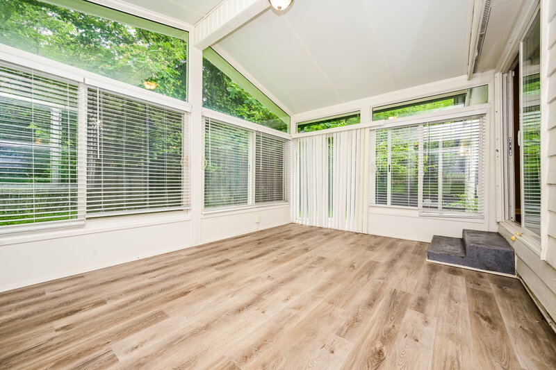 3,340/Mo, 2921 Sunset Ct Decatur, GA 30034 Sun Room View
