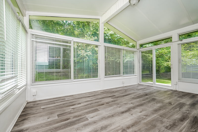 2,215/Mo, 2921 Sunset Ct Decatur, GA 30034 Screen Patio View