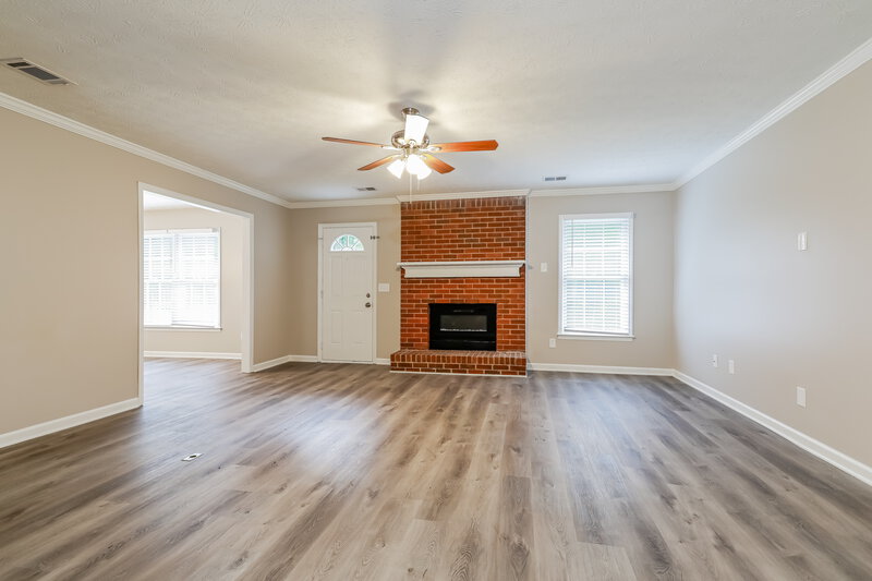 2,310/Mo, 2951 Glynn Creek Ct Snellville, GA 30039 Living Room View