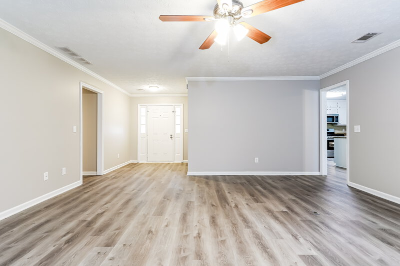 2,310/Mo, 2951 Glynn Creek Ct Snellville, GA 30039 Living Room View 2