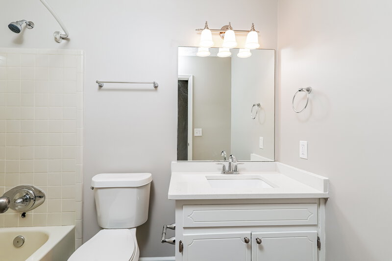 2,310/Mo, 2951 Glynn Creek Ct Snellville, GA 30039 Bathroom View