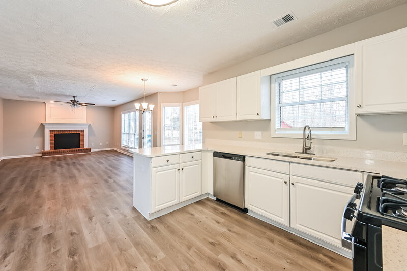 2,255/Mo, 1126 Holly Green Ct Dacula, GA 30019 Kitchen View