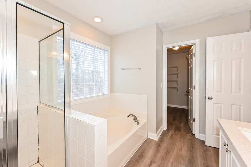 2,255/Mo, 1126 Holly Green Ct Dacula, GA 30019 Main Bathroom View 2
