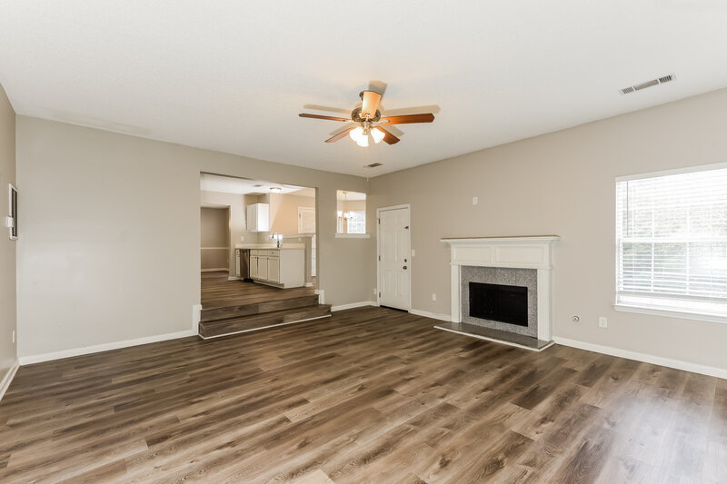 2,210/Mo, 6828 Hill Creek Cove Lithonia, GA 30058 Living Room View 2