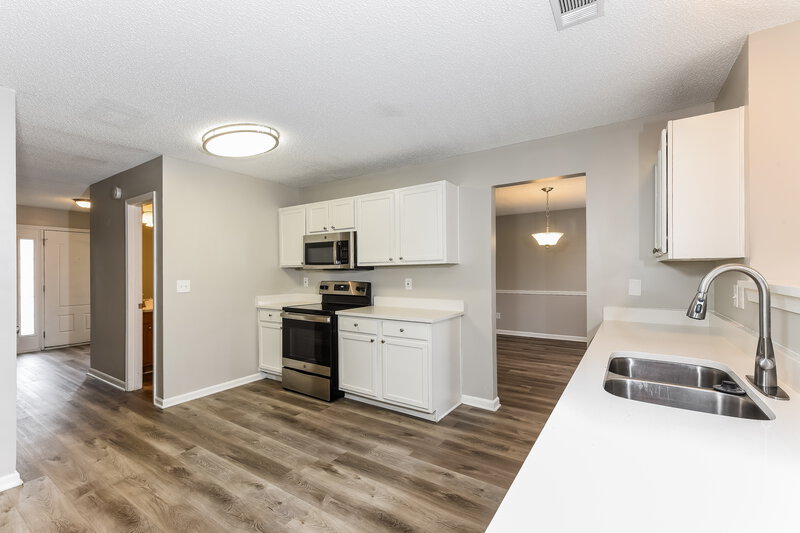 2,210/Mo, 6828 Hill Creek Cove Lithonia, GA 30058 Kitchen View