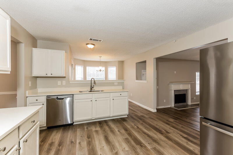 2,210/Mo, 6828 Hill Creek Cove Lithonia, GA 30058 Kitchen View 2
