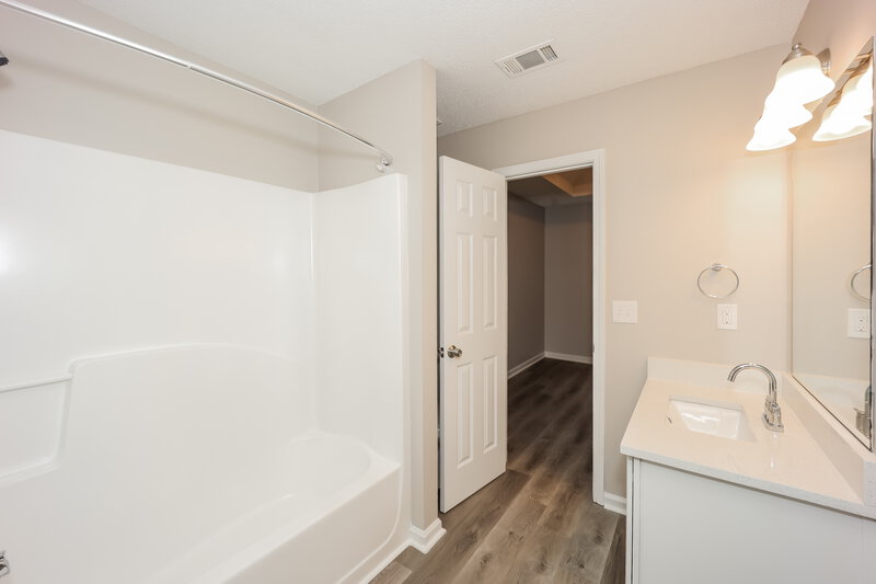 2,315/Mo, 215 Penny Ln McDonough, GA 30253 Bathroom View