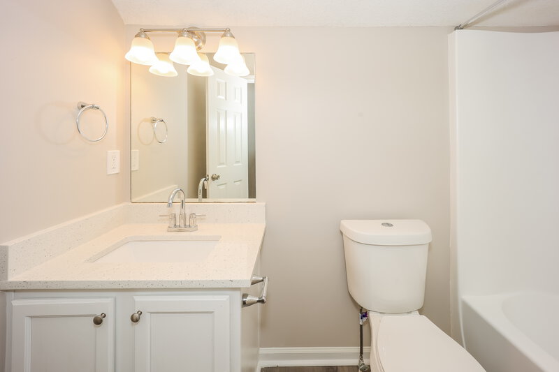 2,315/Mo, 215 Penny Ln McDonough, GA 30253 Bathroom View 2