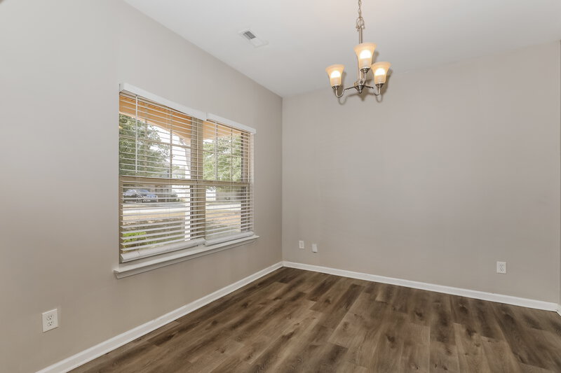 2,350/Mo, 175 Biscayne Terrace Hampton, GA 30228 Dining Room View