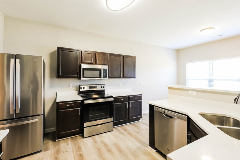 3,360/Mo, 175 Biscayne Terrace Hampton, GA 30228 Kitchen View