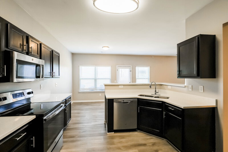 3,360/Mo, 175 Biscayne Terrace Hampton, GA 30228 Kitchen View 2