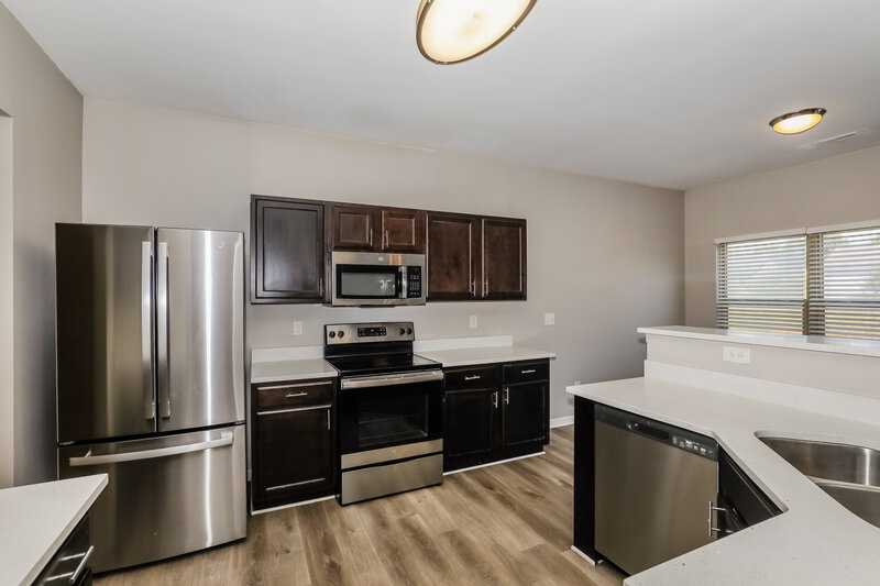 2,350/Mo, 175 Biscayne Terrace Hampton, GA 30228 Kitchen View